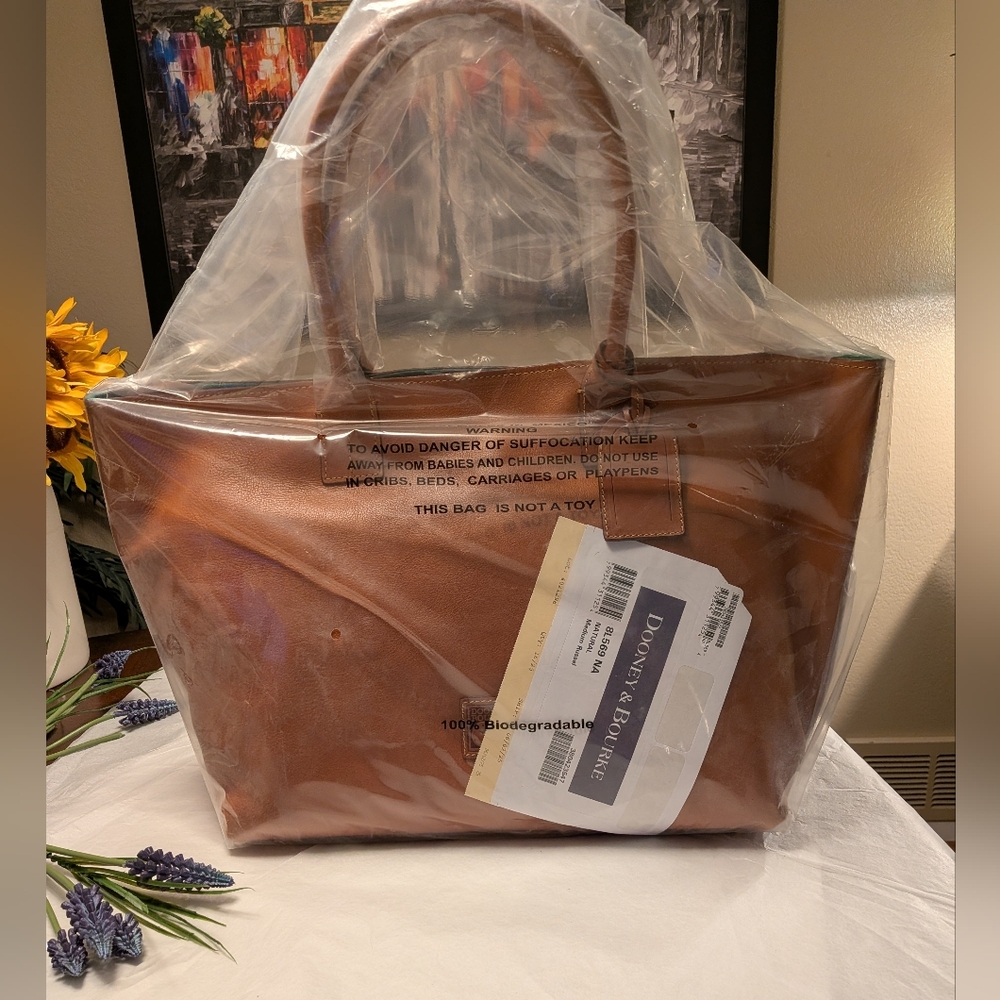 NWT! Dooney & Bourke Medium Russel Florentine Leather Tote in NATURAL